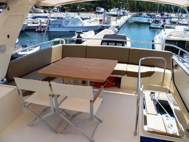 foto: 22 Prestige 60 Fly