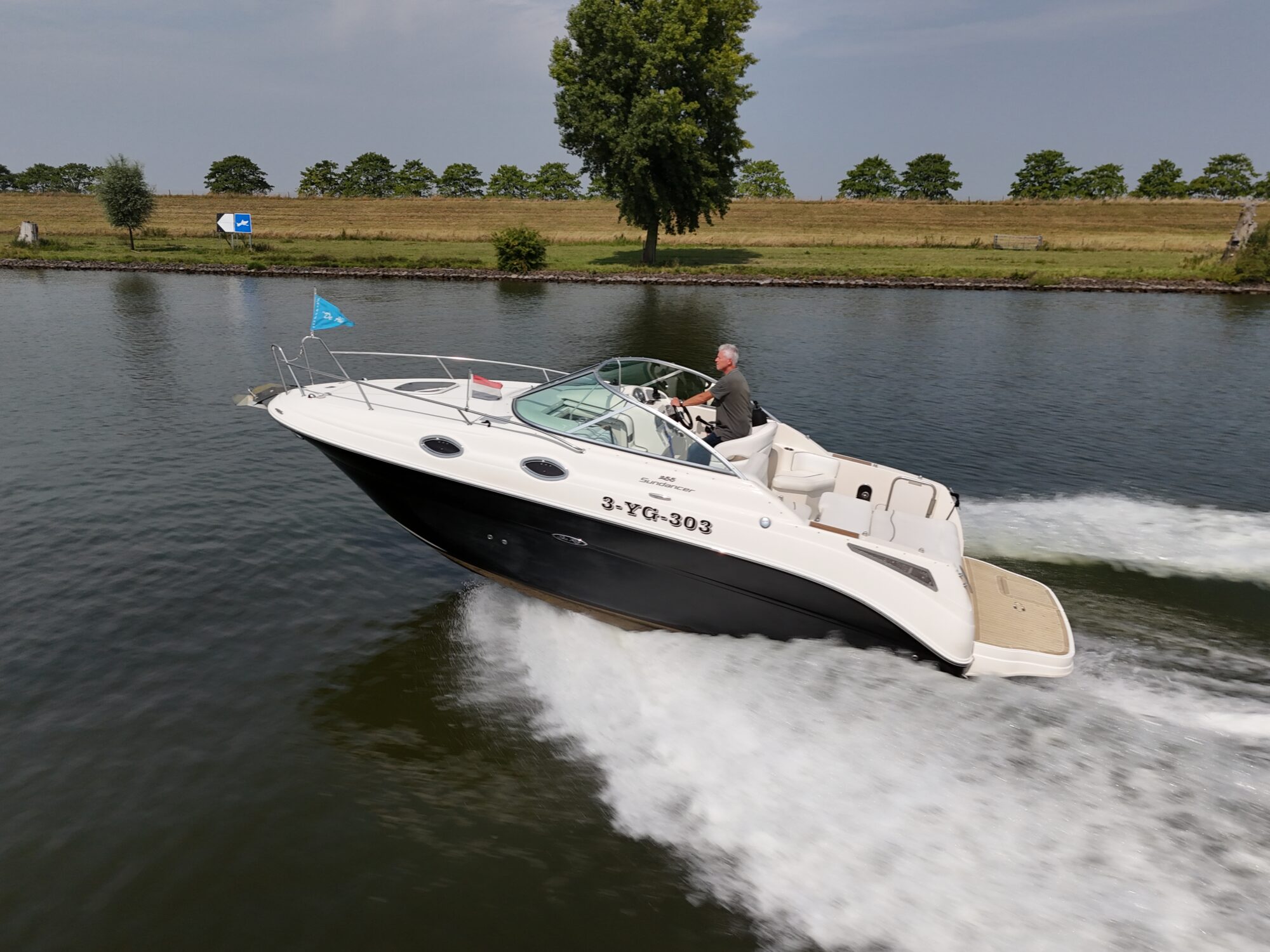 foto: 56 Sea Ray Sea Ray 255 Sundancer