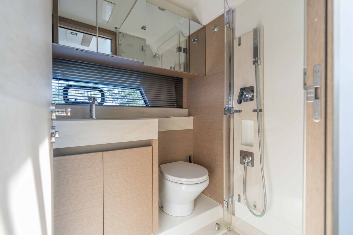 foto: 33 Jeanneau  Prestige 520 Fly