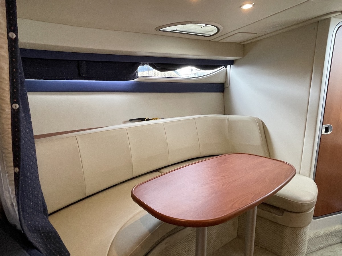 foto: 26 Bayliner  335 Cruiser