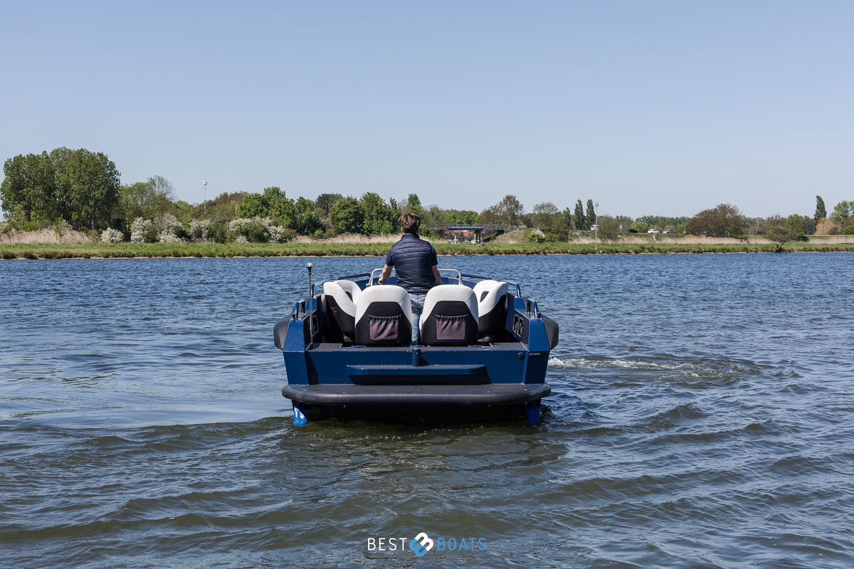foto: 25 Stormer marine Tender R75