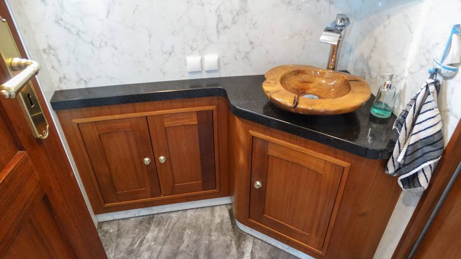foto: 40 Luxe Motor 16.20 Deckhouse