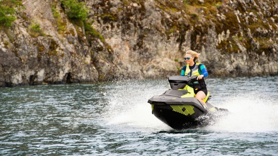 foto: 7 Sea-Doo Spark 2-up Trixx 2023 MANTA GREEN
