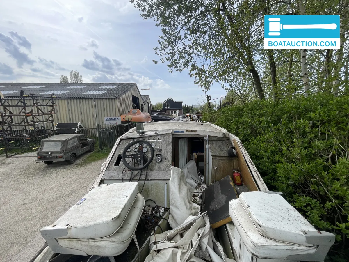 foto: 13 Motorboat 800