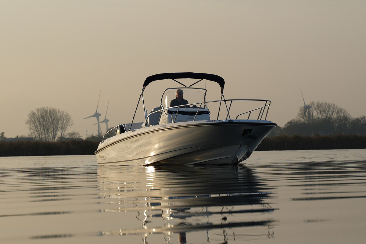 foto: 31 Boston Whaler 270 Dauntless