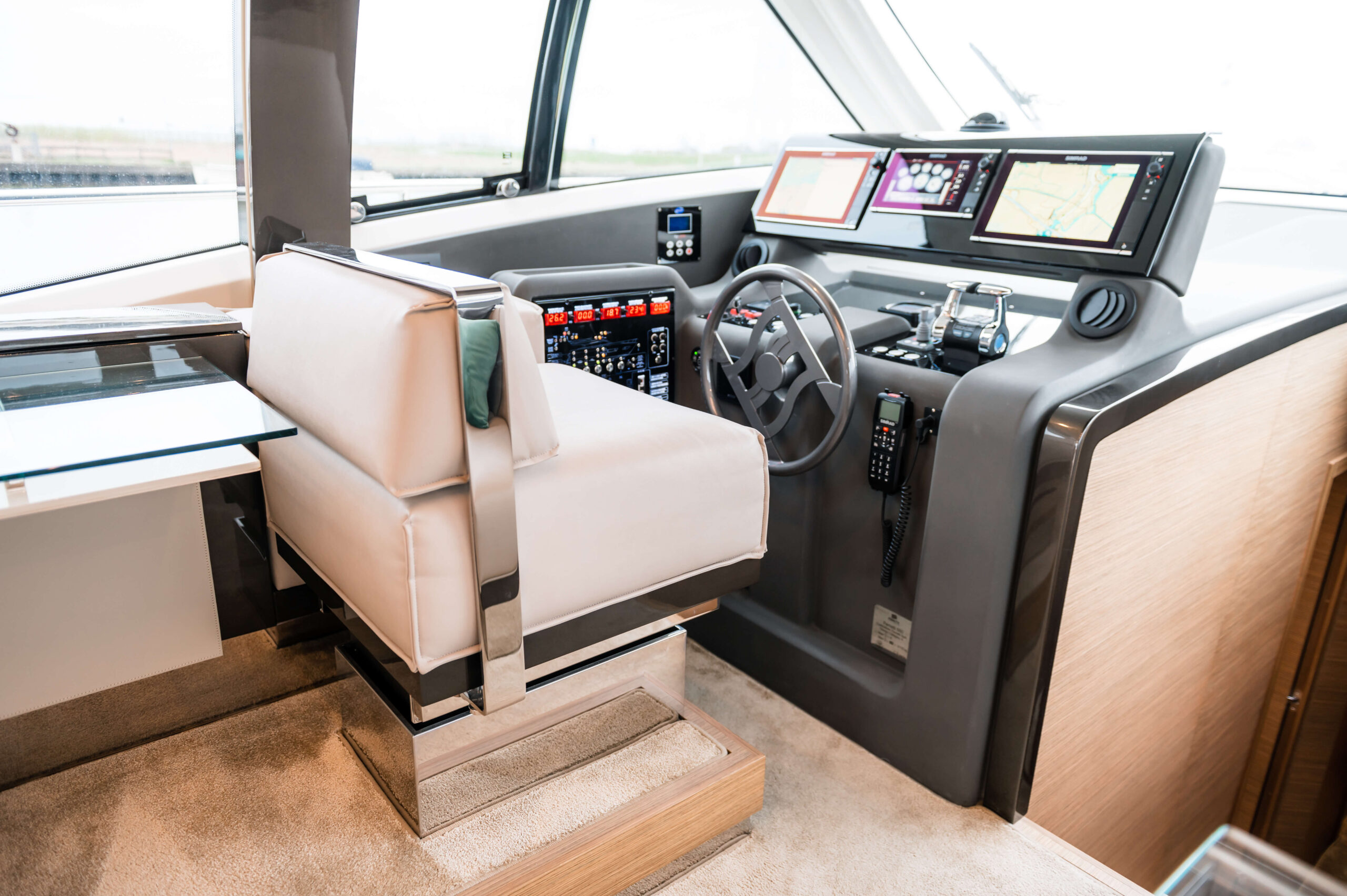 foto: 57 Ferretti Yachts 550 #05