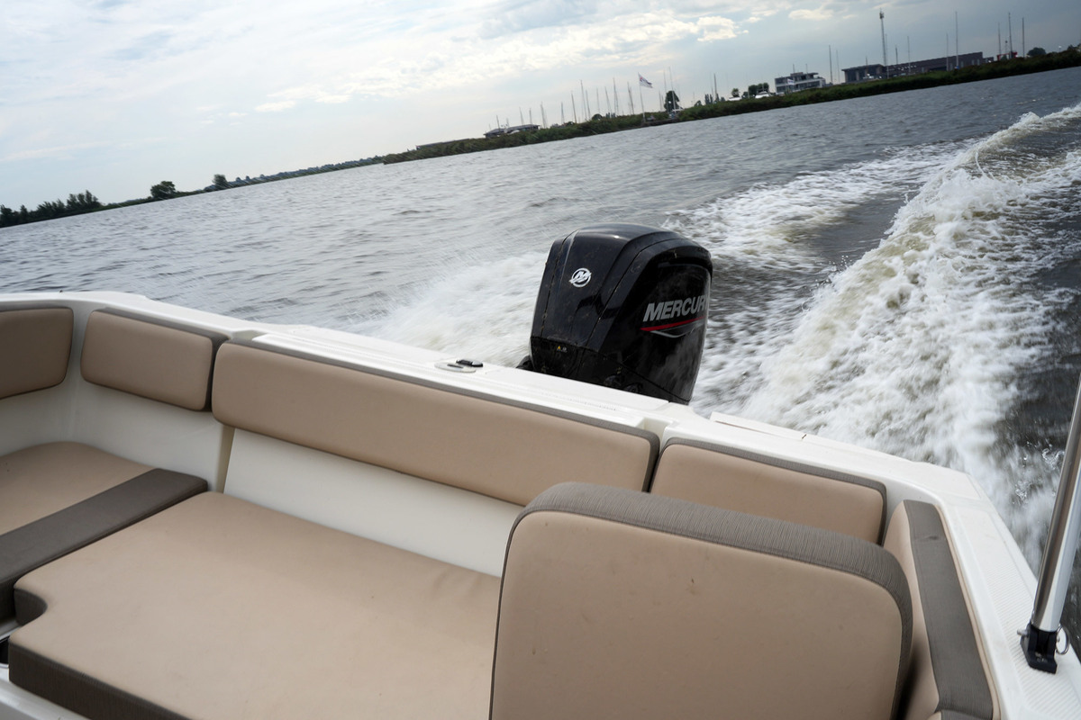 foto: 31 Bayliner VR4