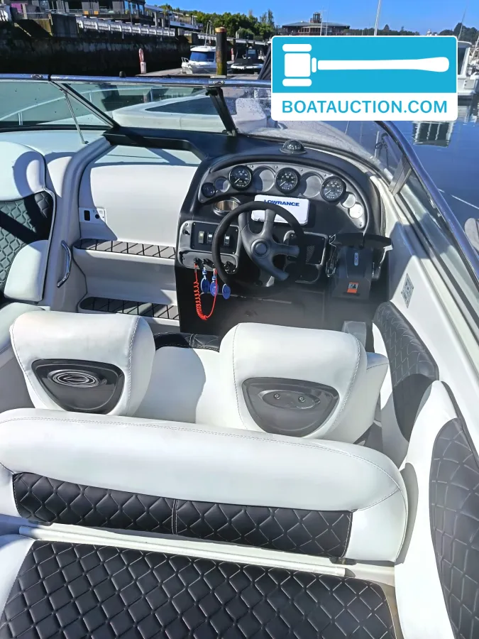 foto: 14 Crownline 315 SCR