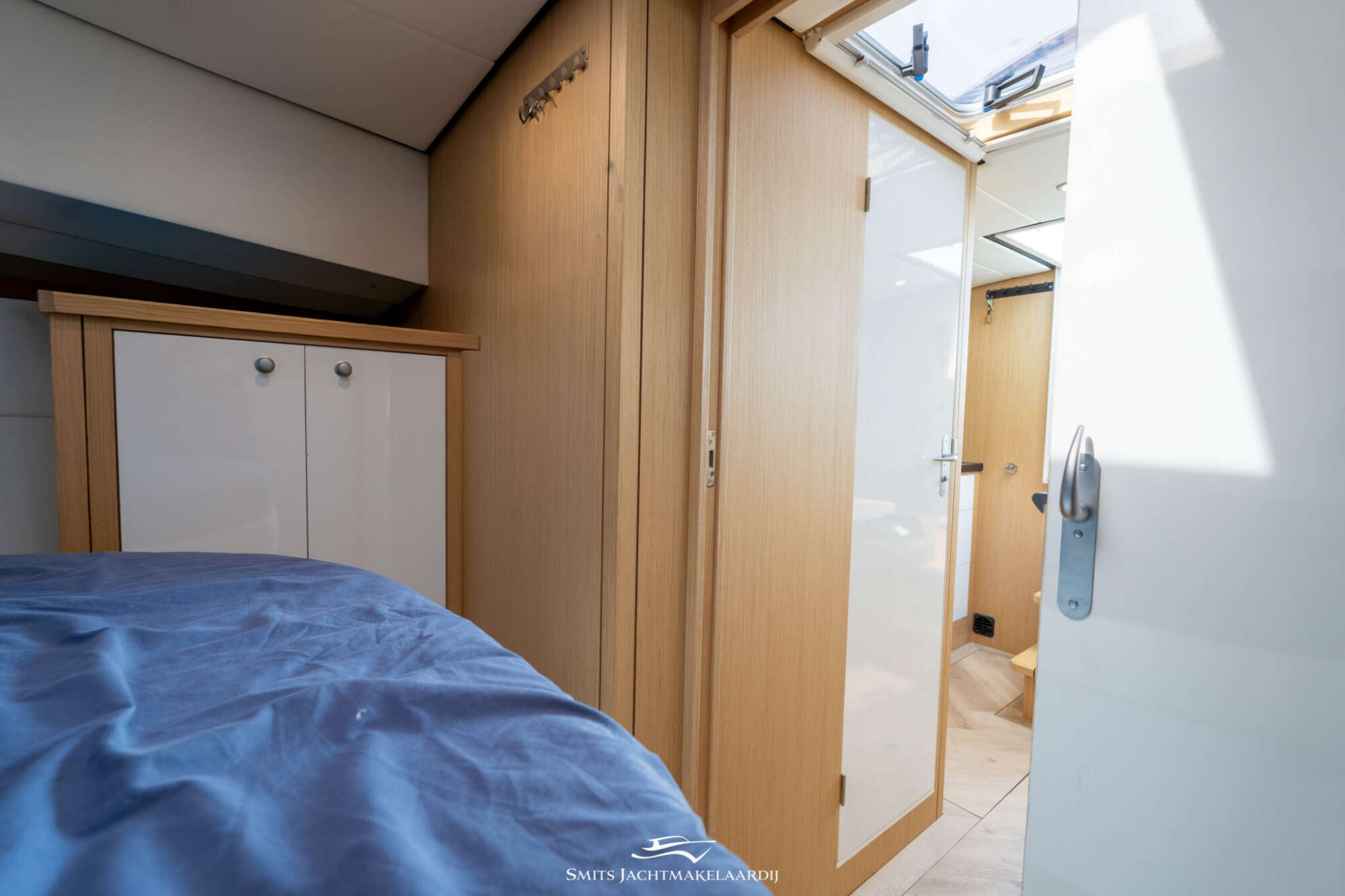 foto: 66 Crown yachts Crown Keyzer C107 Cabrio