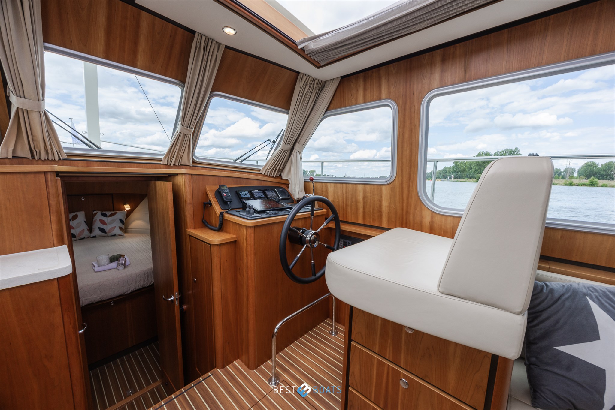 foto: 37 Linssen Grand Sturdy 35.0 Sedan