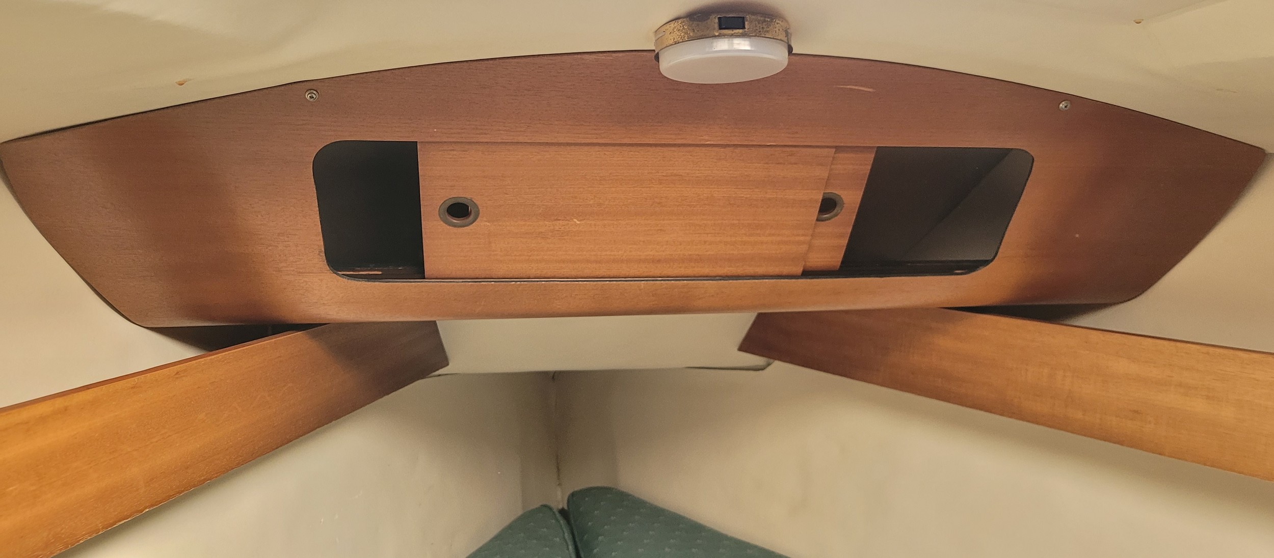 foto: 37 Bavaria 890