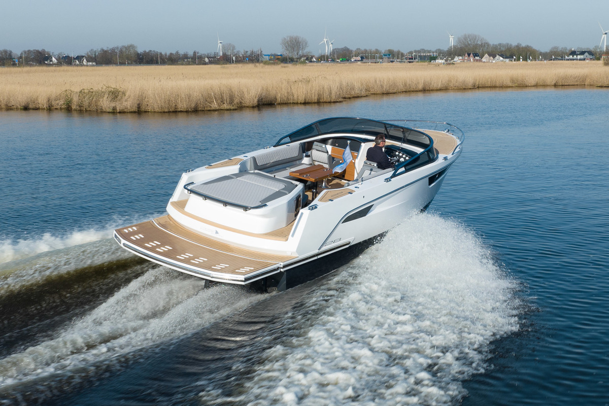 foto: 37 Alfastreet Marine 28 Cabin - Inboard Series
