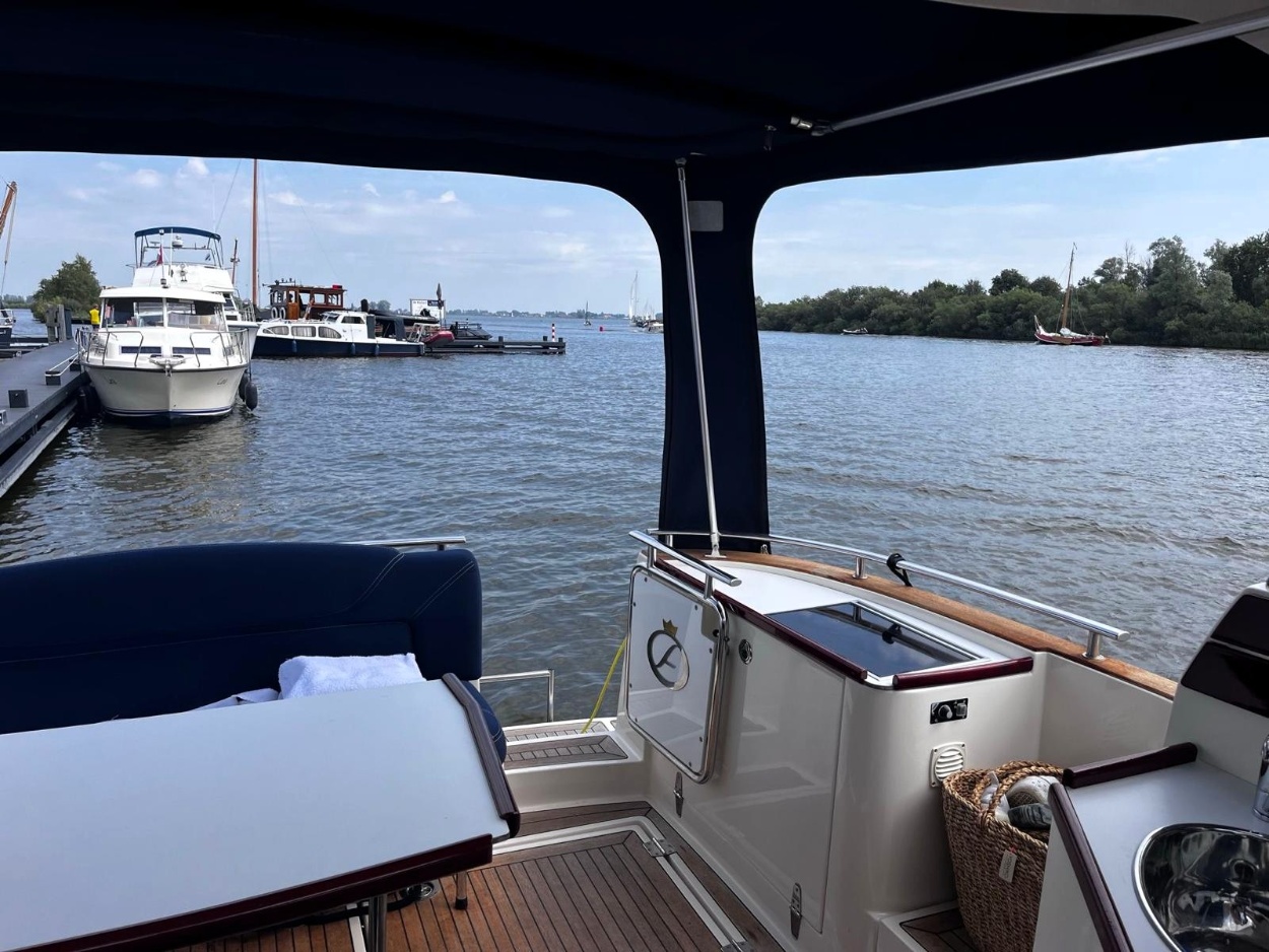 foto: 16 Aquador 33 HT