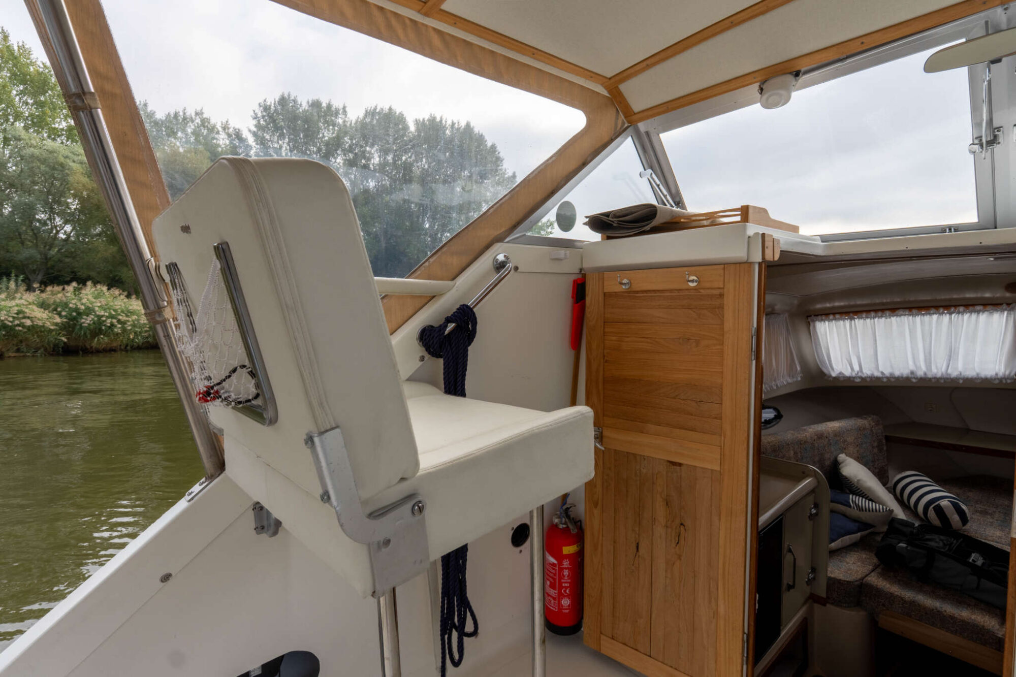 foto: 26 Bertram Bertram 25 Express Cruiser