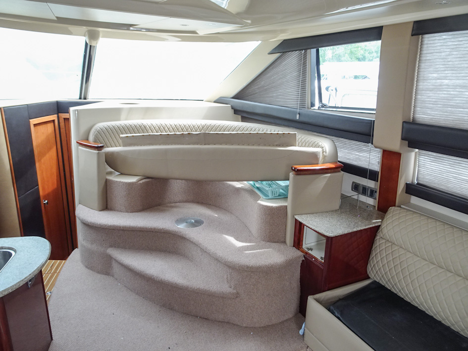 foto: 87 Meridian 391 Sedan