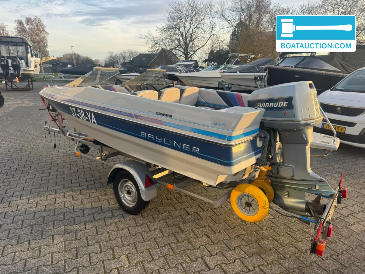 foto: 15 Bayliner Capri 1500