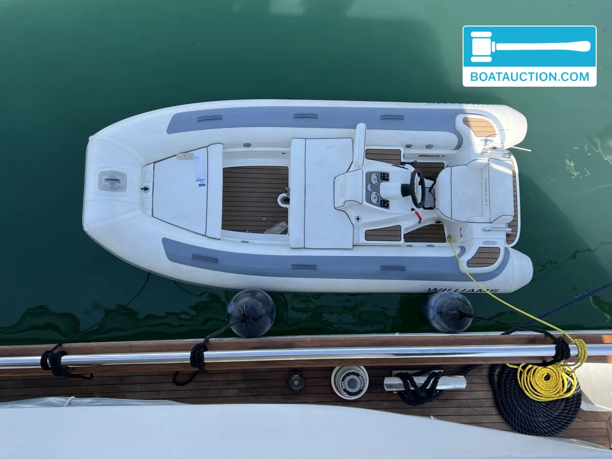 foto: 23 Horizon Elegance 82S