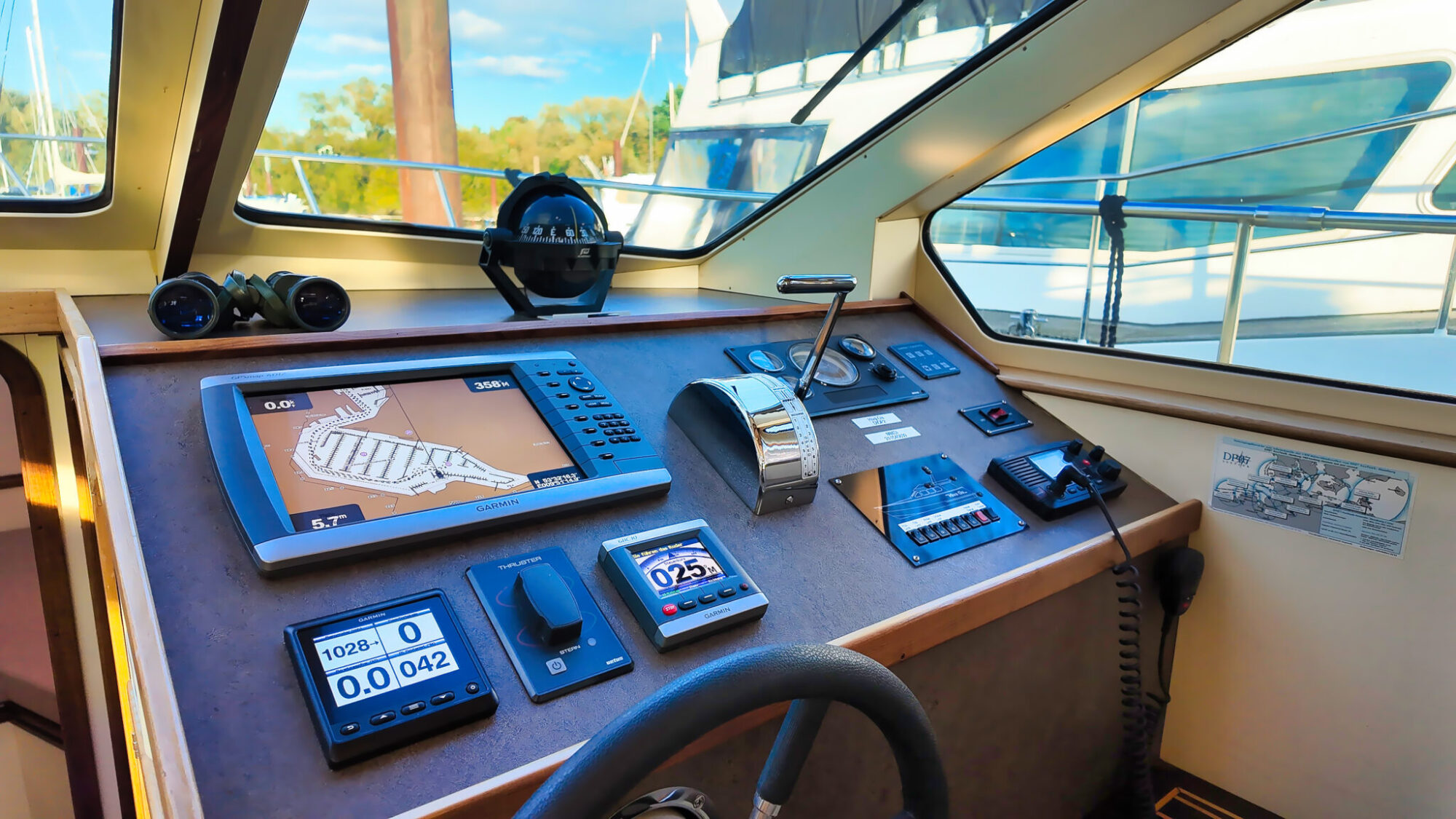 foto: 35 Bruce Roberts Bruce Roberts Euro 12.00 Flybridge