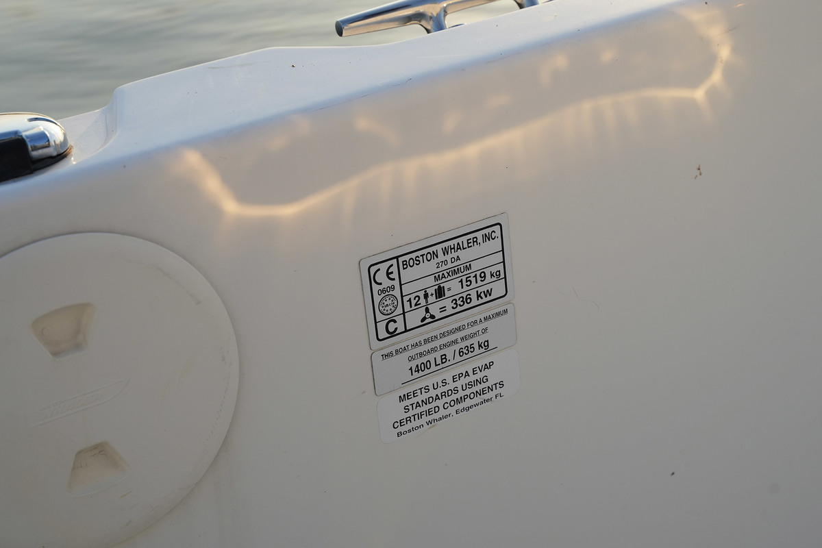 foto: 34 Boston Whaler 270 Dauntless