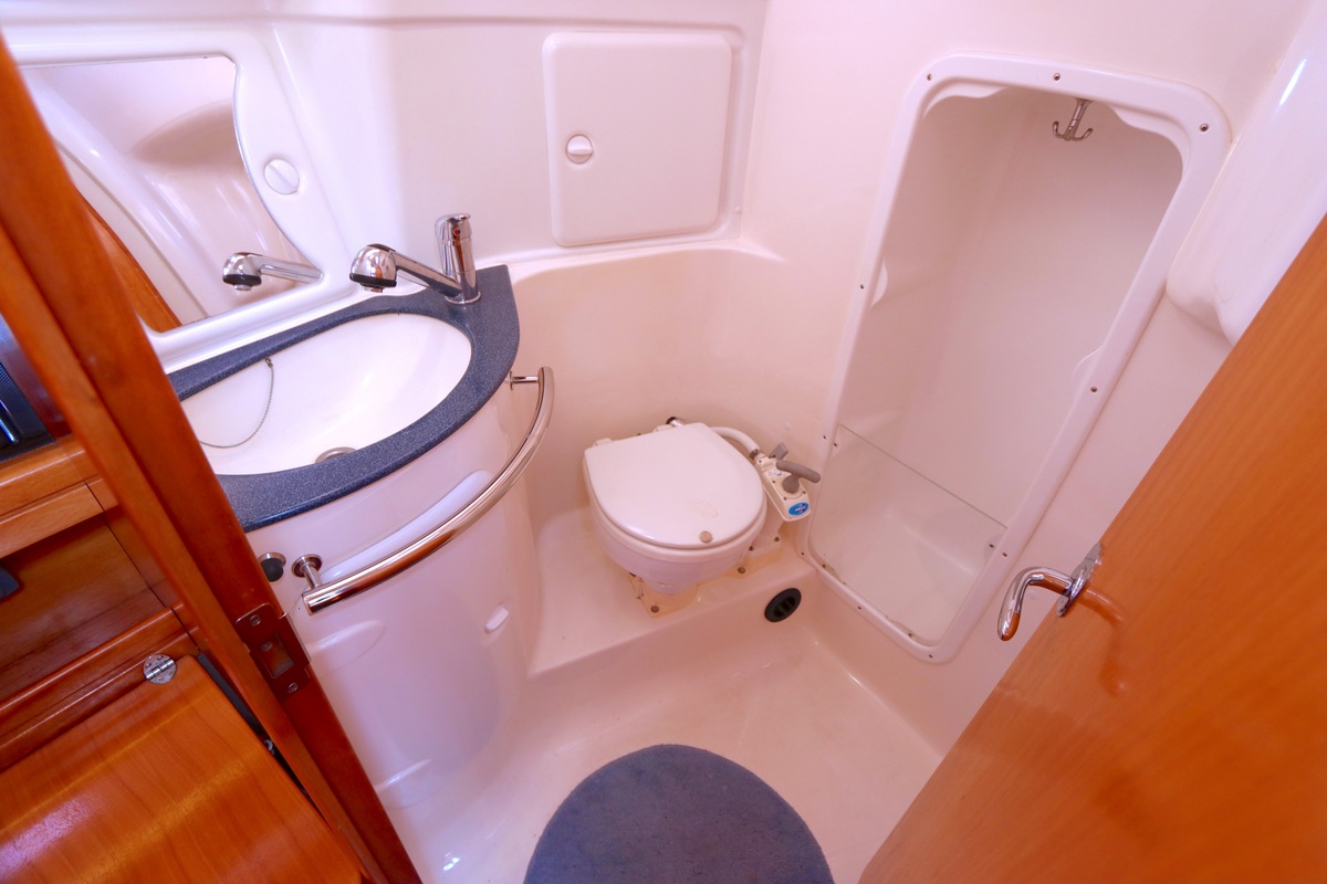 foto: 37 Bavaria 37-2 C