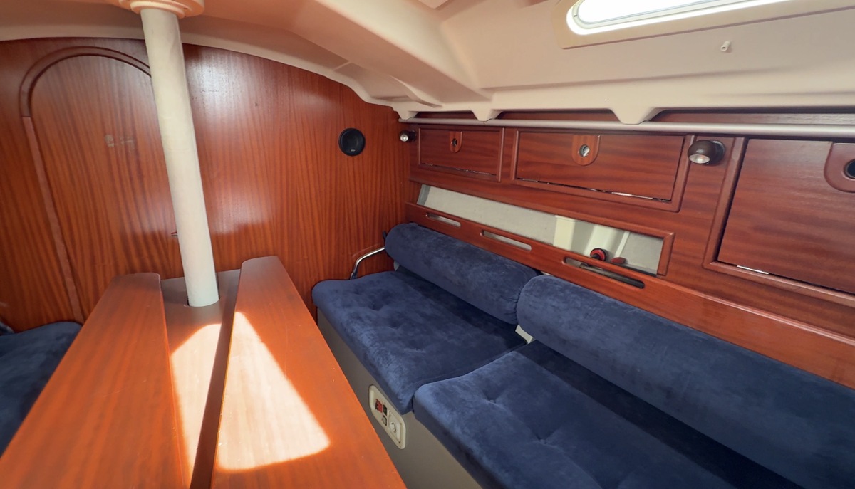 foto: 33 Dehler 37 cws 3-cabins