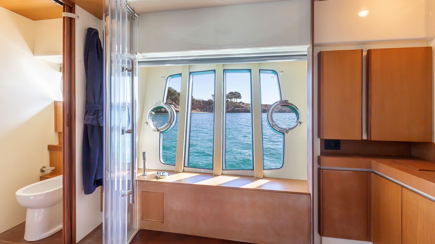 foto: 14 Ferretti  731