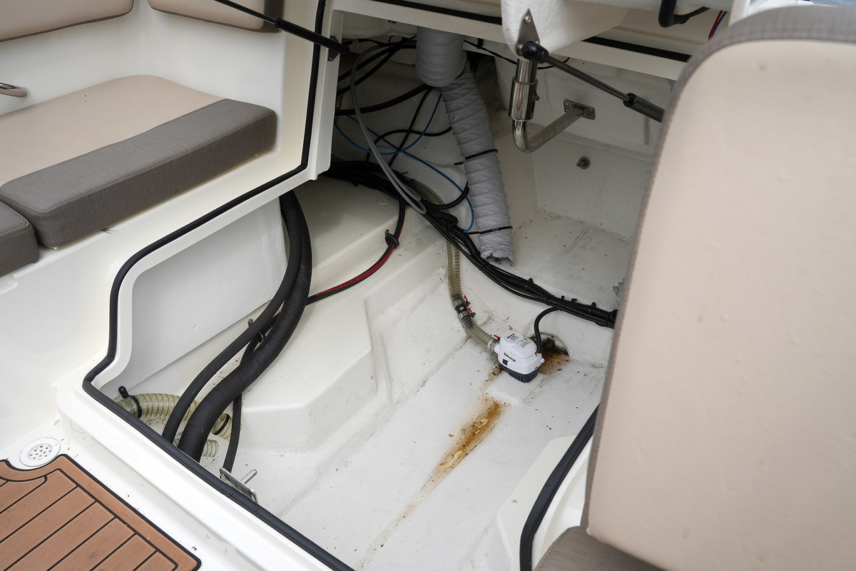 foto: 32 Bayliner VR4