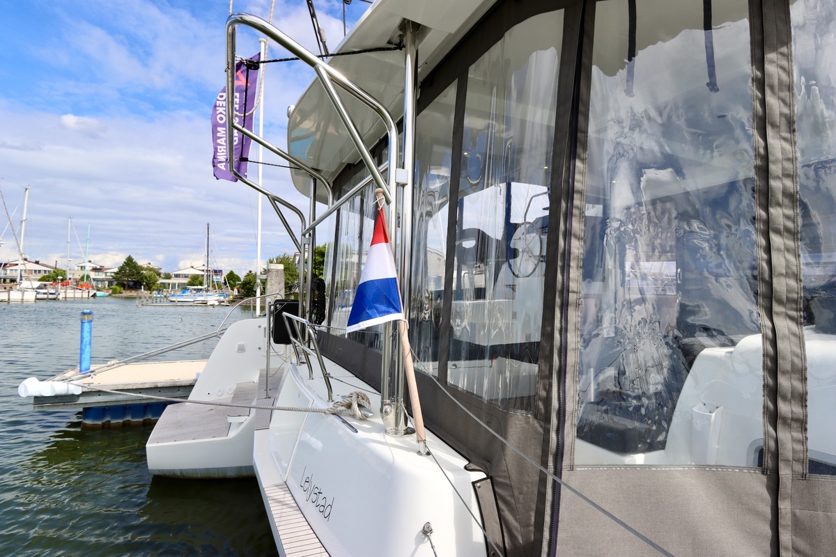 foto: 196 Lagoon 42 Full specs