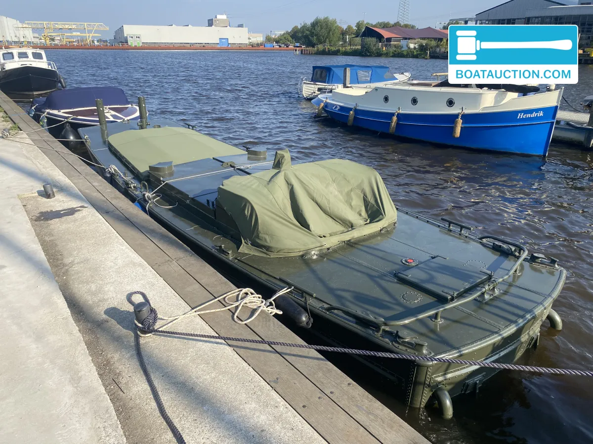 foto: 17 Bridge Erection Boat D27