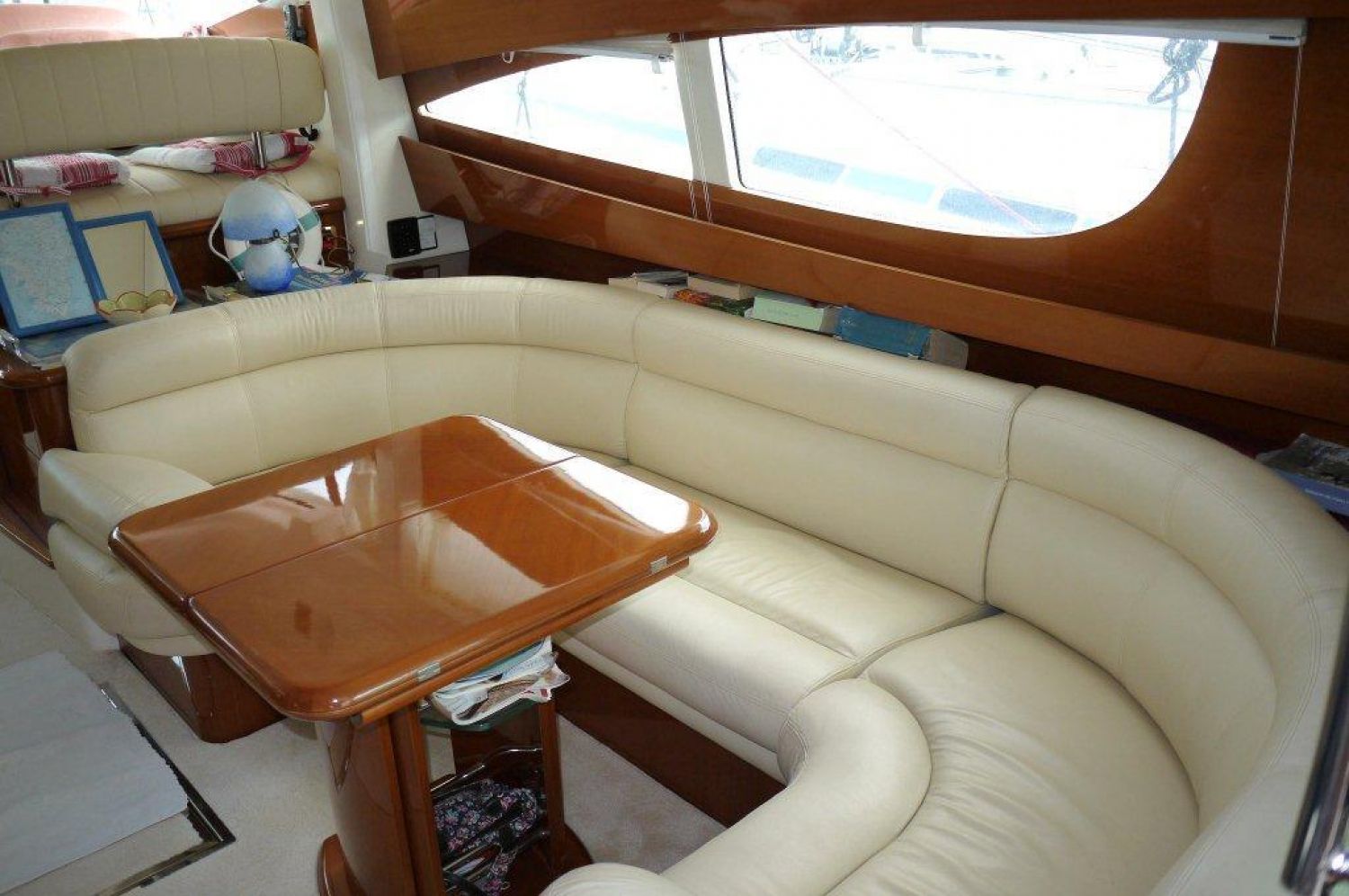 foto: 8 Prestige  46 Fly