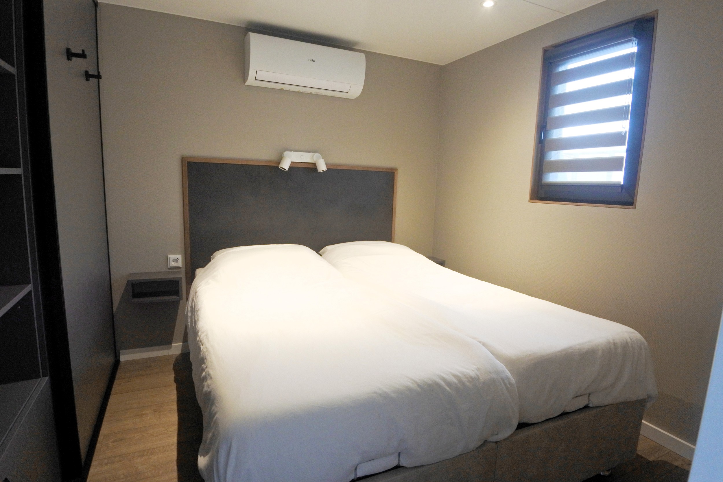 foto: 55 Castalia Met Koopligplaats 1460 X 500 Special Houseboat