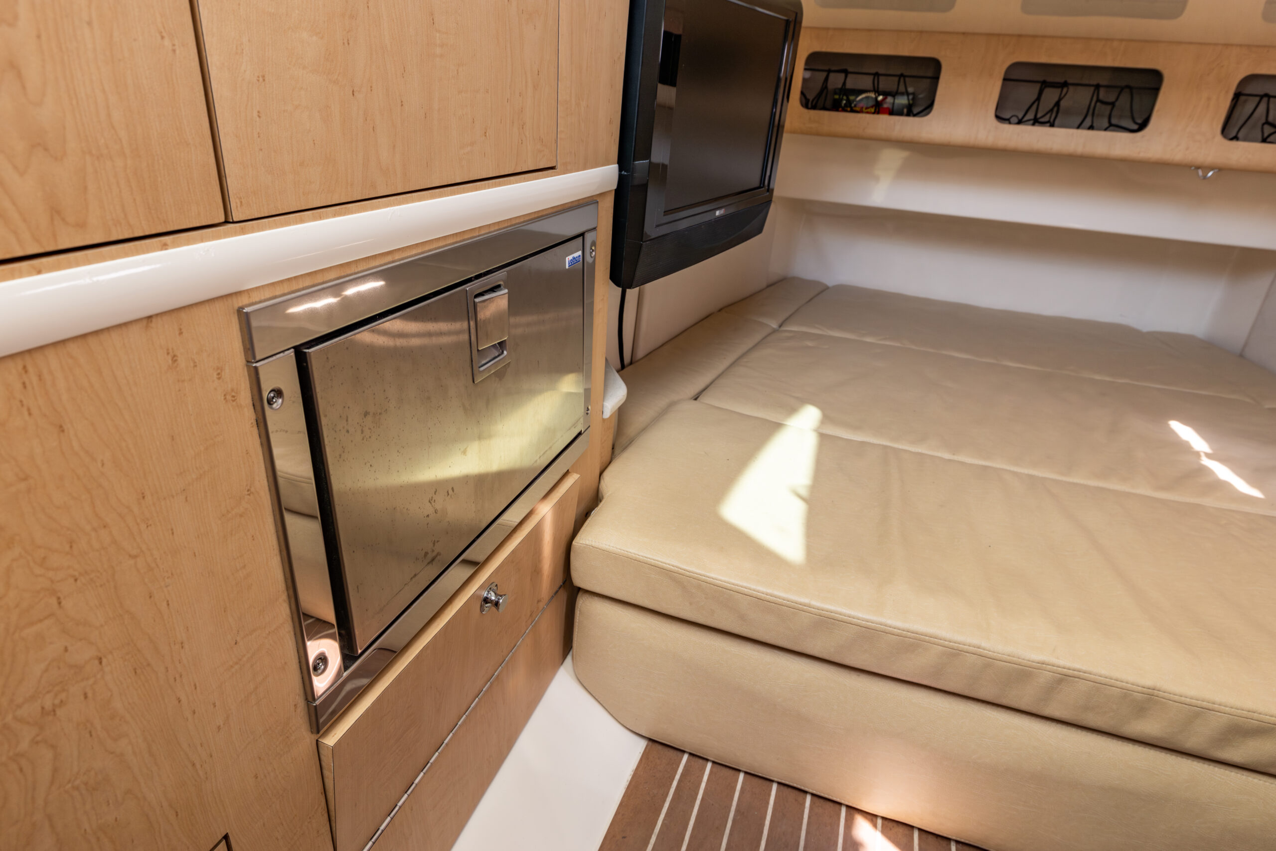 foto: 111 Boston Whaler 370 Outrage