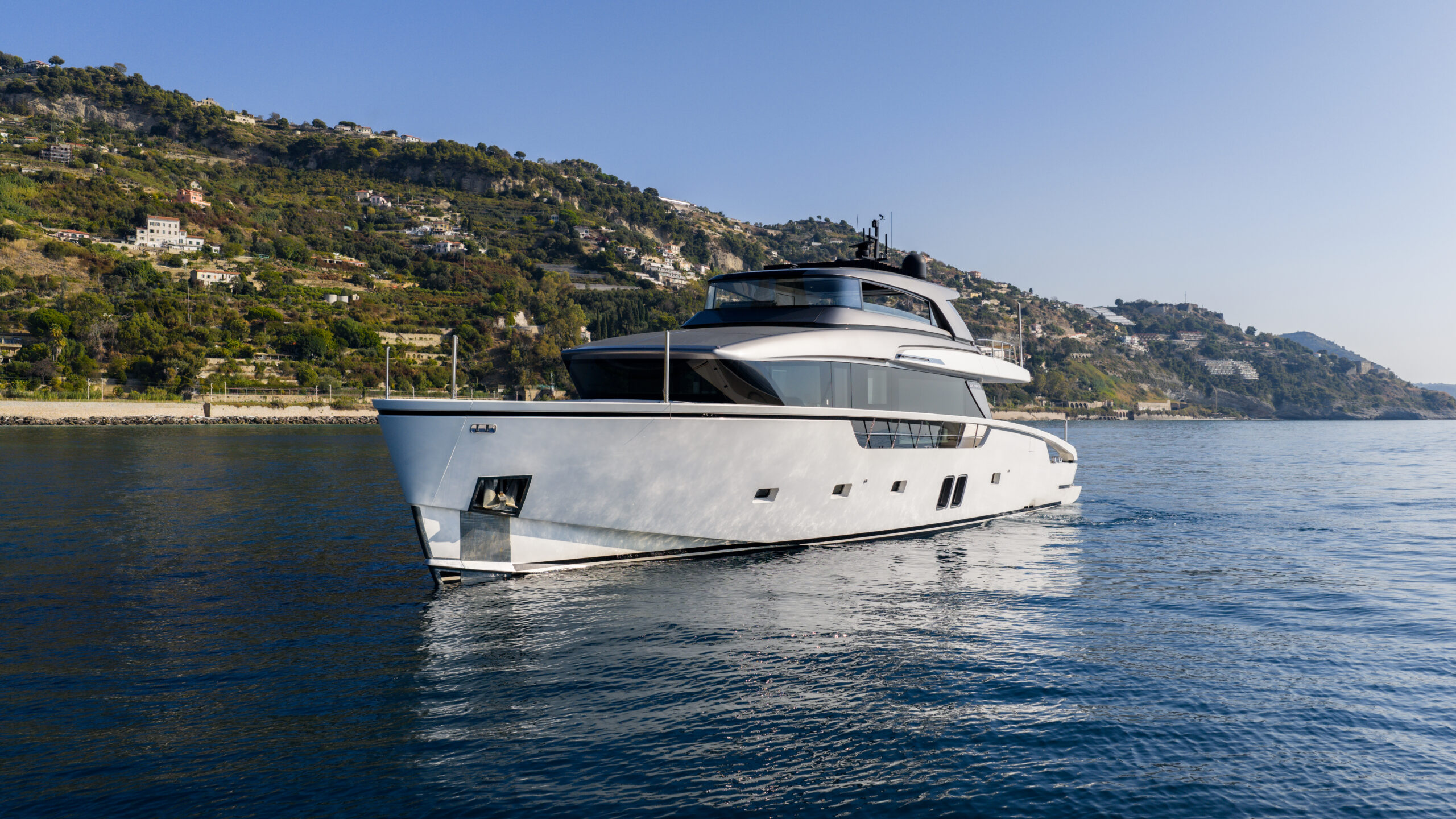 foto: 105 Sanlorenzo SX88