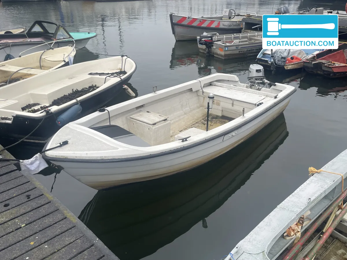 foto: 10 Motorboat 450