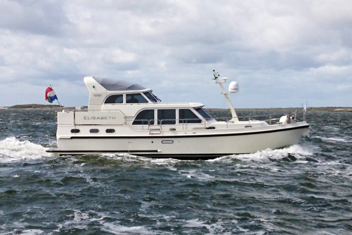 hoofdfoto: 1 Linssen Grand Sturdy 410 AC Variotop met stabilisator