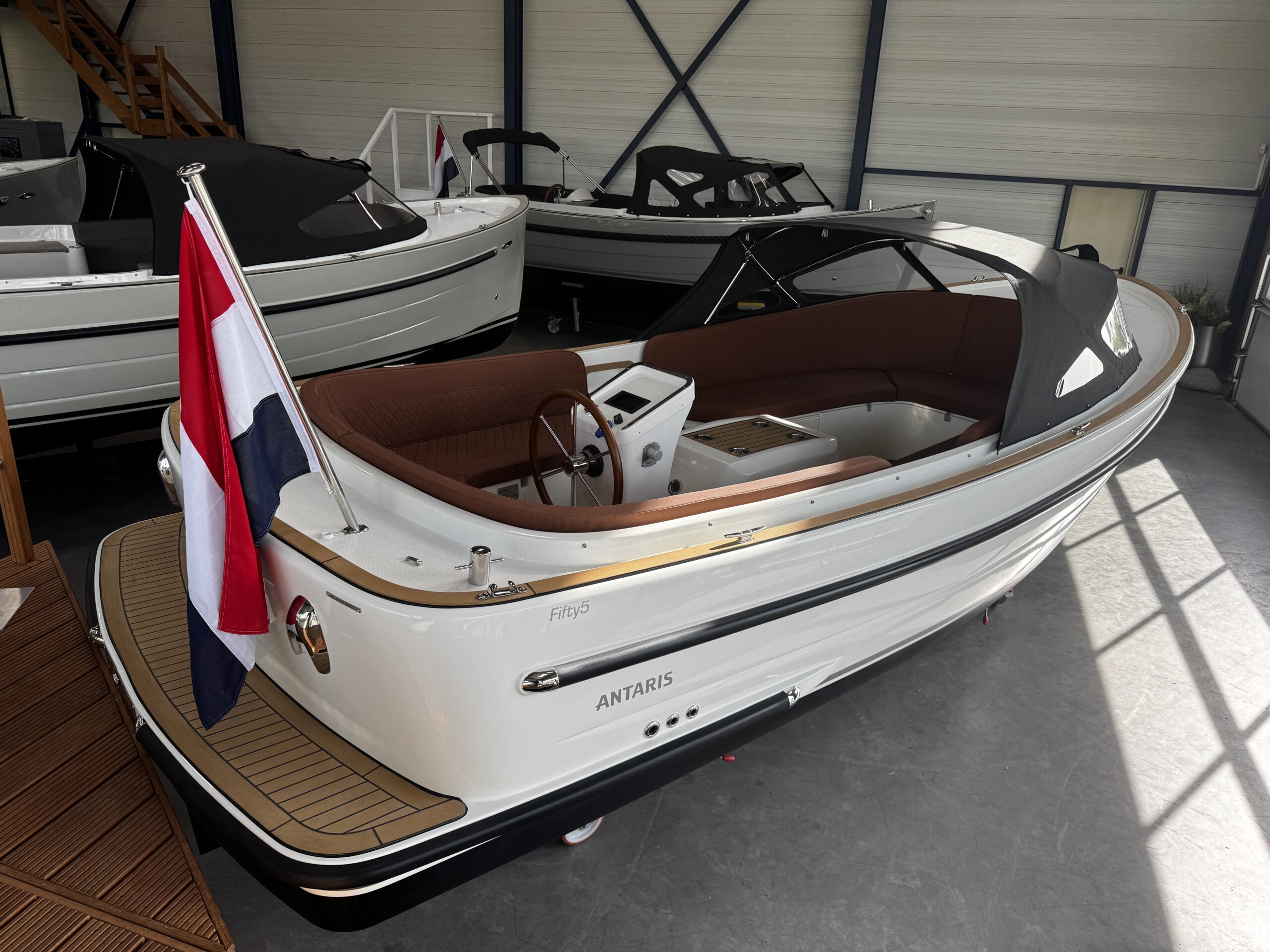 foto: 10 Antaris Fifty 5 Elektro
