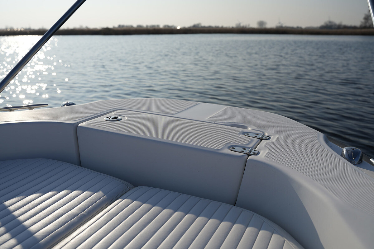 foto: 28 Boston Whaler 230 Dauntless