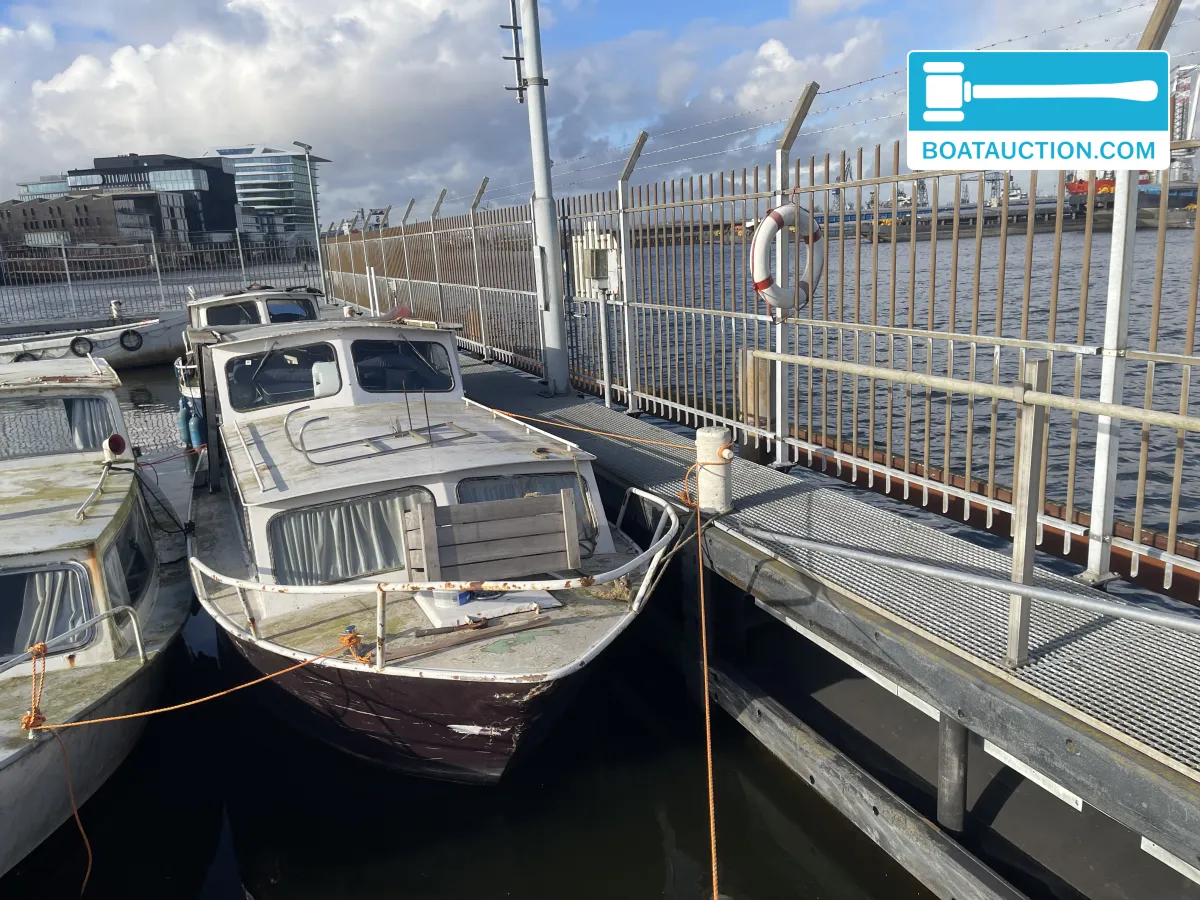 foto: 11 Motorboat 800