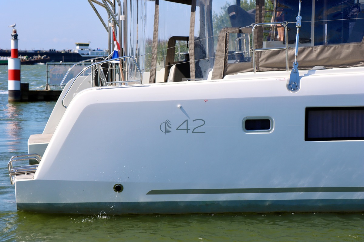 foto: 133 Lagoon 42 Full specs