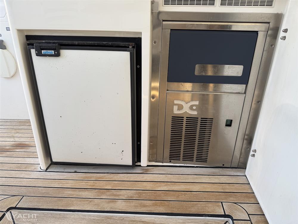 foto: 38 Fairline 47 targa