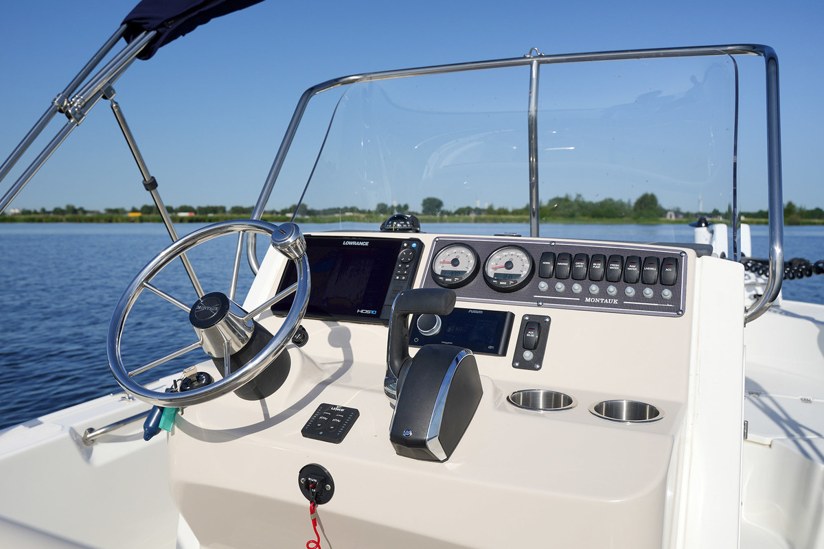 foto: 55 Boston Whaler 210 Montauk
