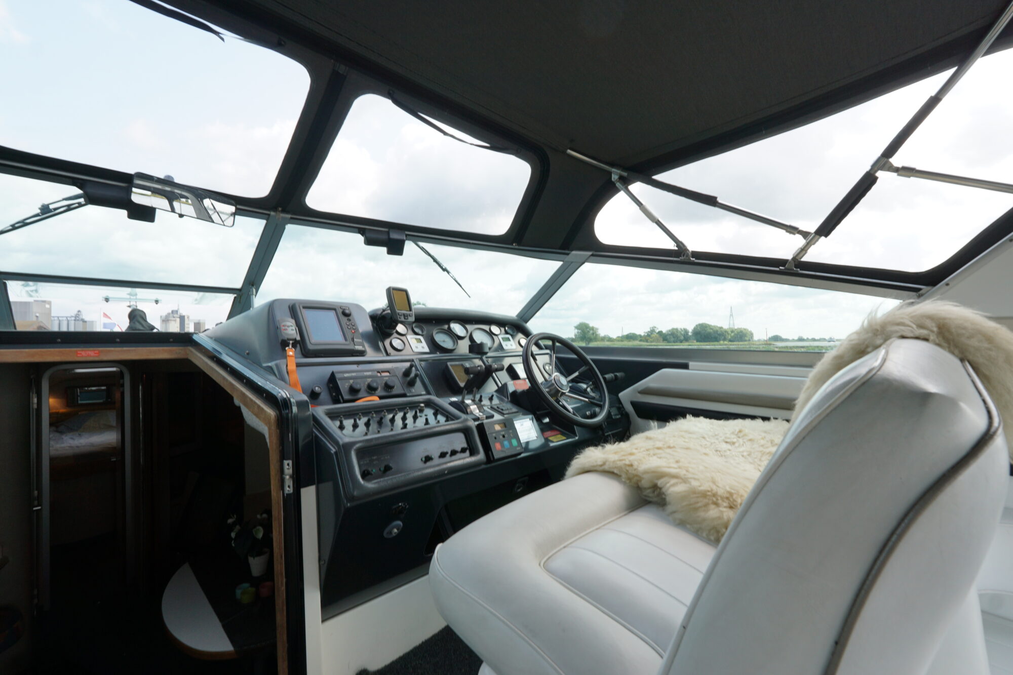 foto: 63 Sea Ray Sea Ray 400 Express Cruiser