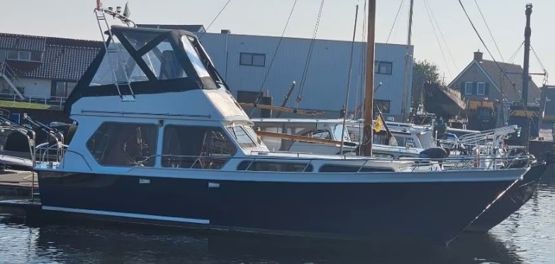 hoofdfoto: 1 Valkkruiser 960 Fly