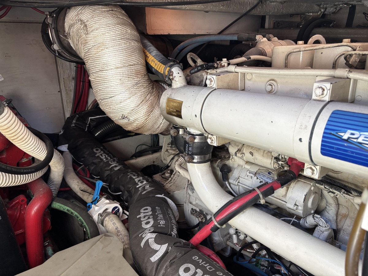 foto: 31 Maxum  4100 SCA 