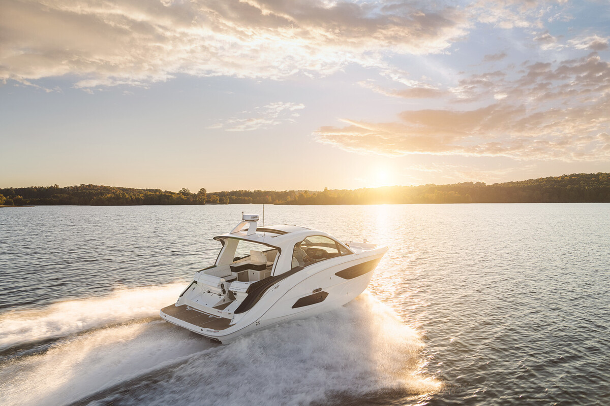 foto: 108 Sea Ray Sundancer 370