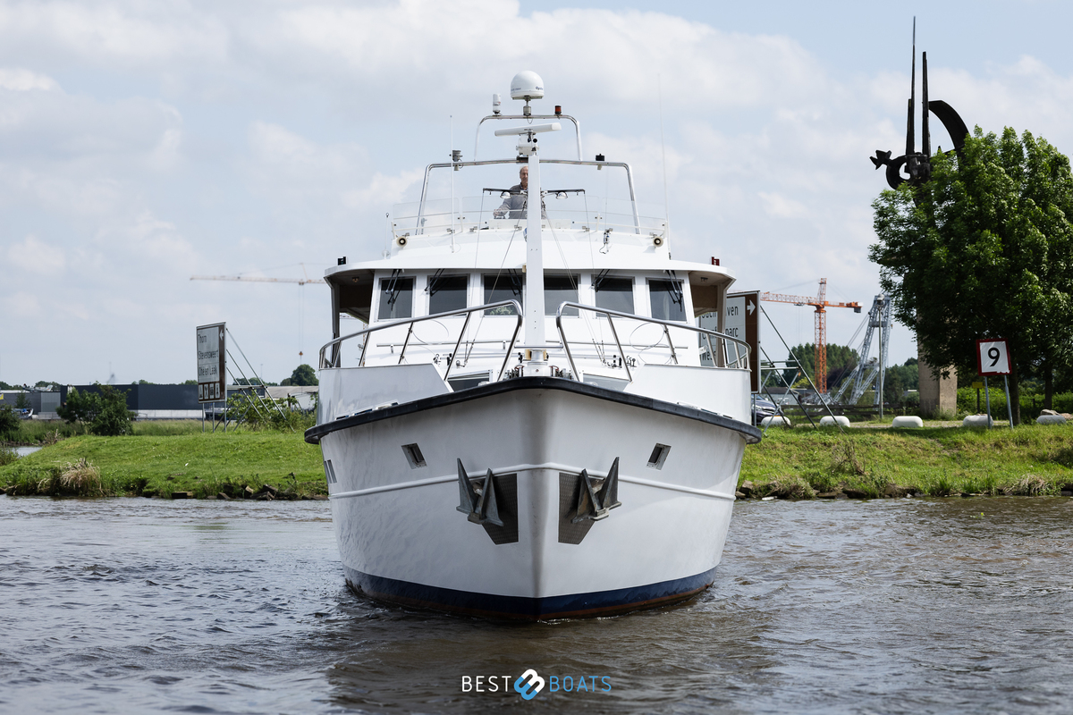 foto: 54 Mystere 19 meter