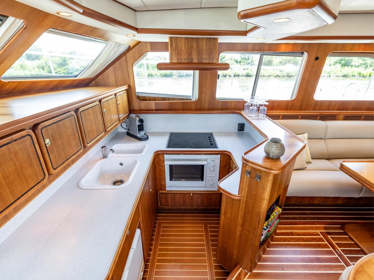 foto: 115 Linssen  Grand Sturdy 500 Variotop