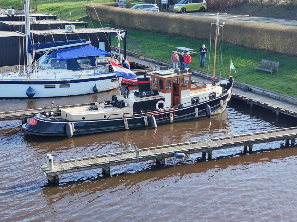 foto: 42 Motorsleepboot 13.90, IJssel
