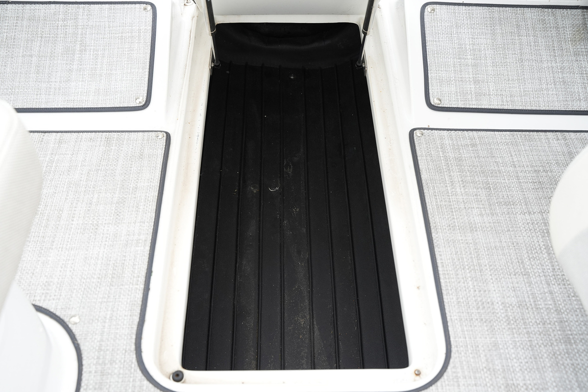 foto: 82 Cobalt CS23