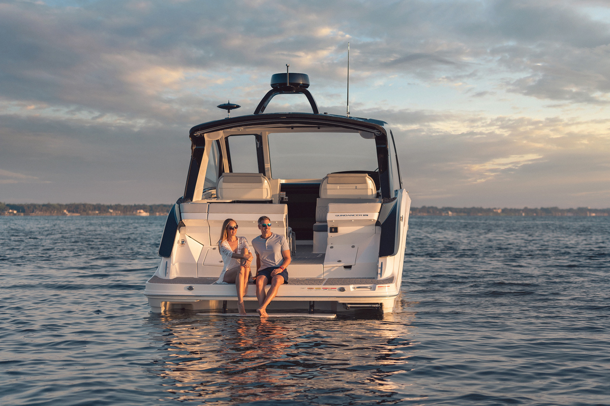 foto: 109 Sea Ray Sundancer 370